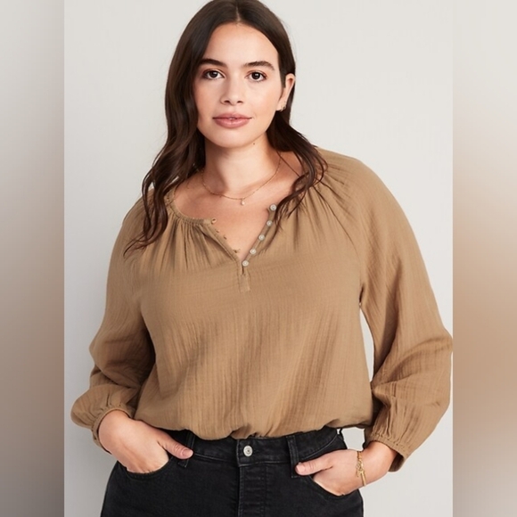 Old Navy Tan Gauzy Tan Blouse Long Sleeve Button Neck Size Large - Picture 1 of 4